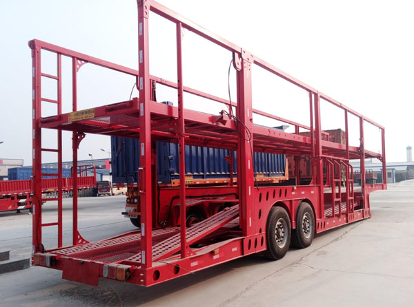 六位车辆运输半挂车