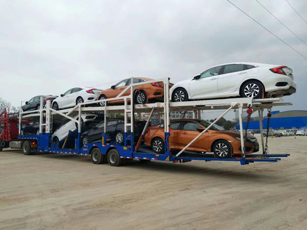 八位车辆运输半挂车