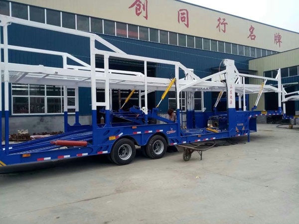 六位车辆运输半挂车