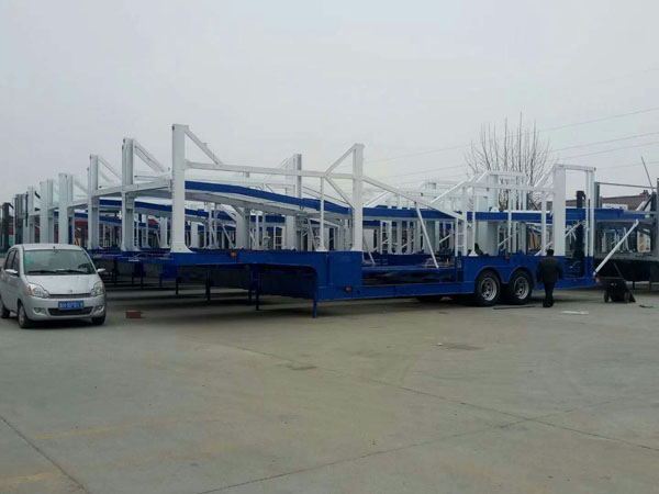 六位车辆运输半挂车