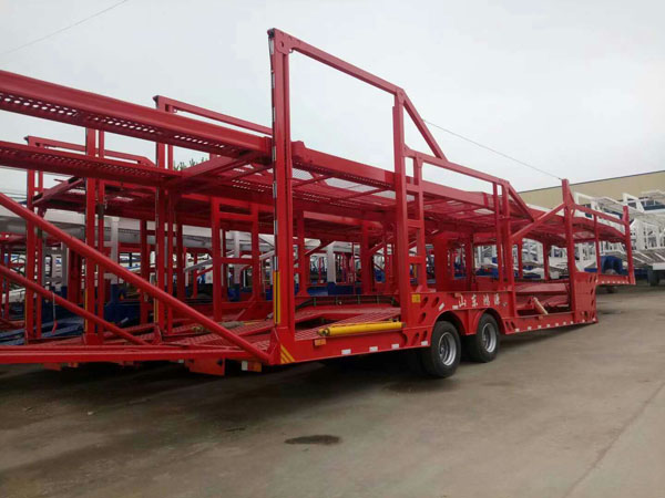六位车辆运输半挂车