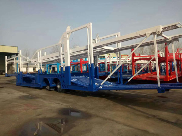 六位车辆运输半挂车