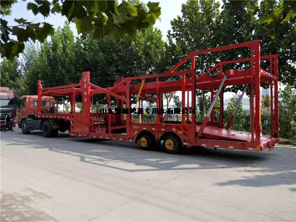 六位车辆运输半挂车