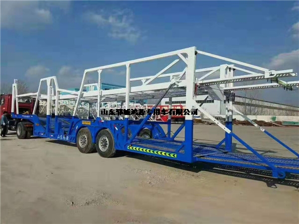 六位车辆运输半挂车