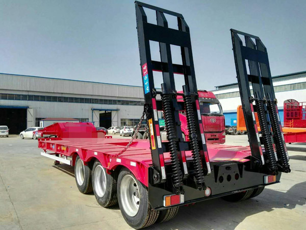 低平板半挂车