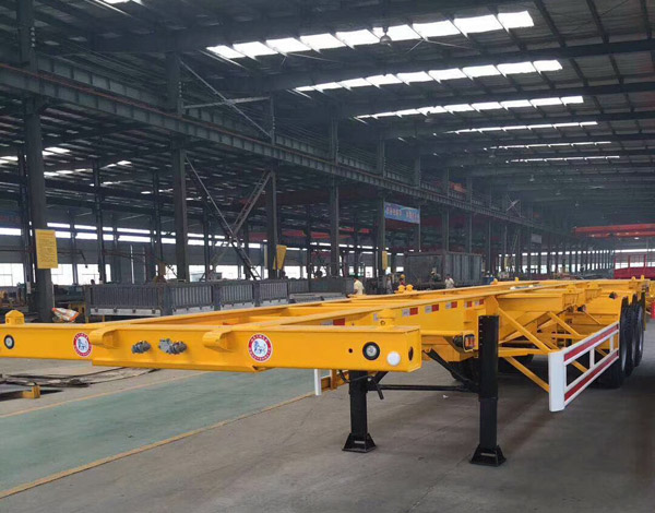 集装箱运输半挂车